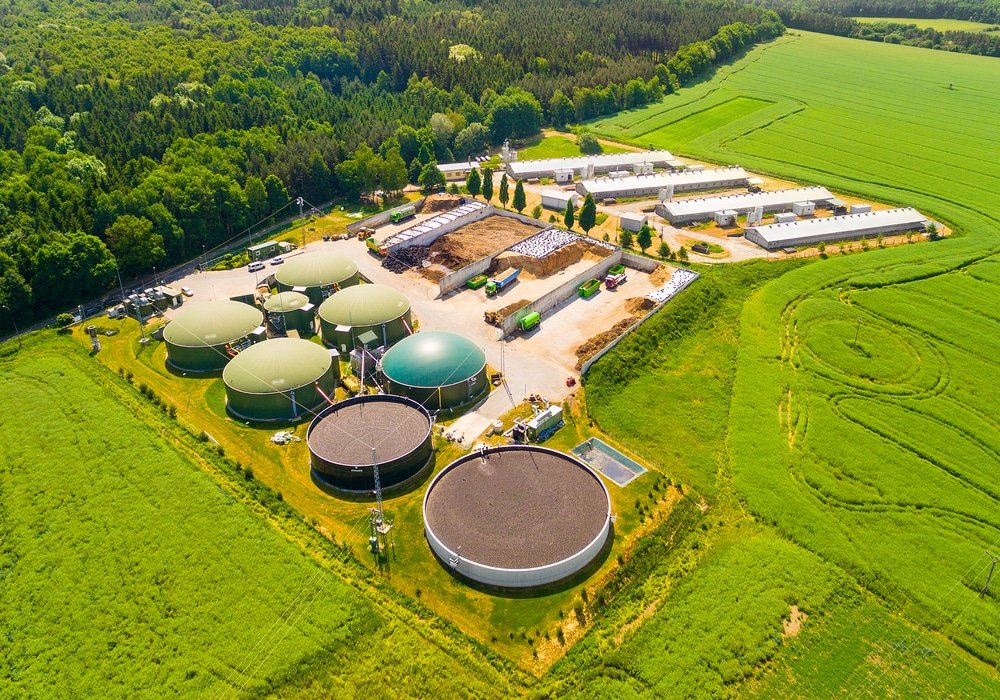 Vue aérienne d'une usine de méthanisation